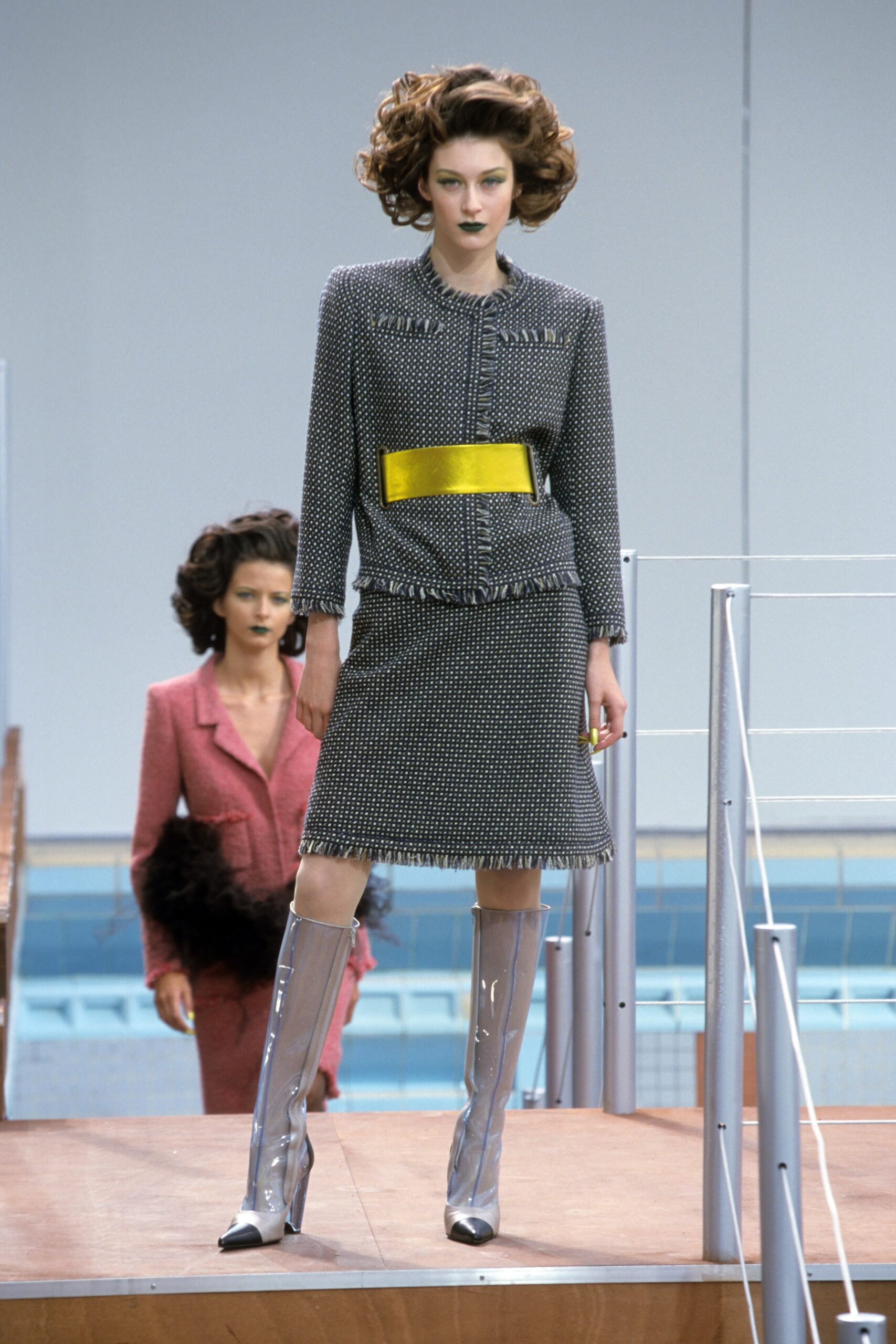 Chanel F/W 00 Couture Look 187