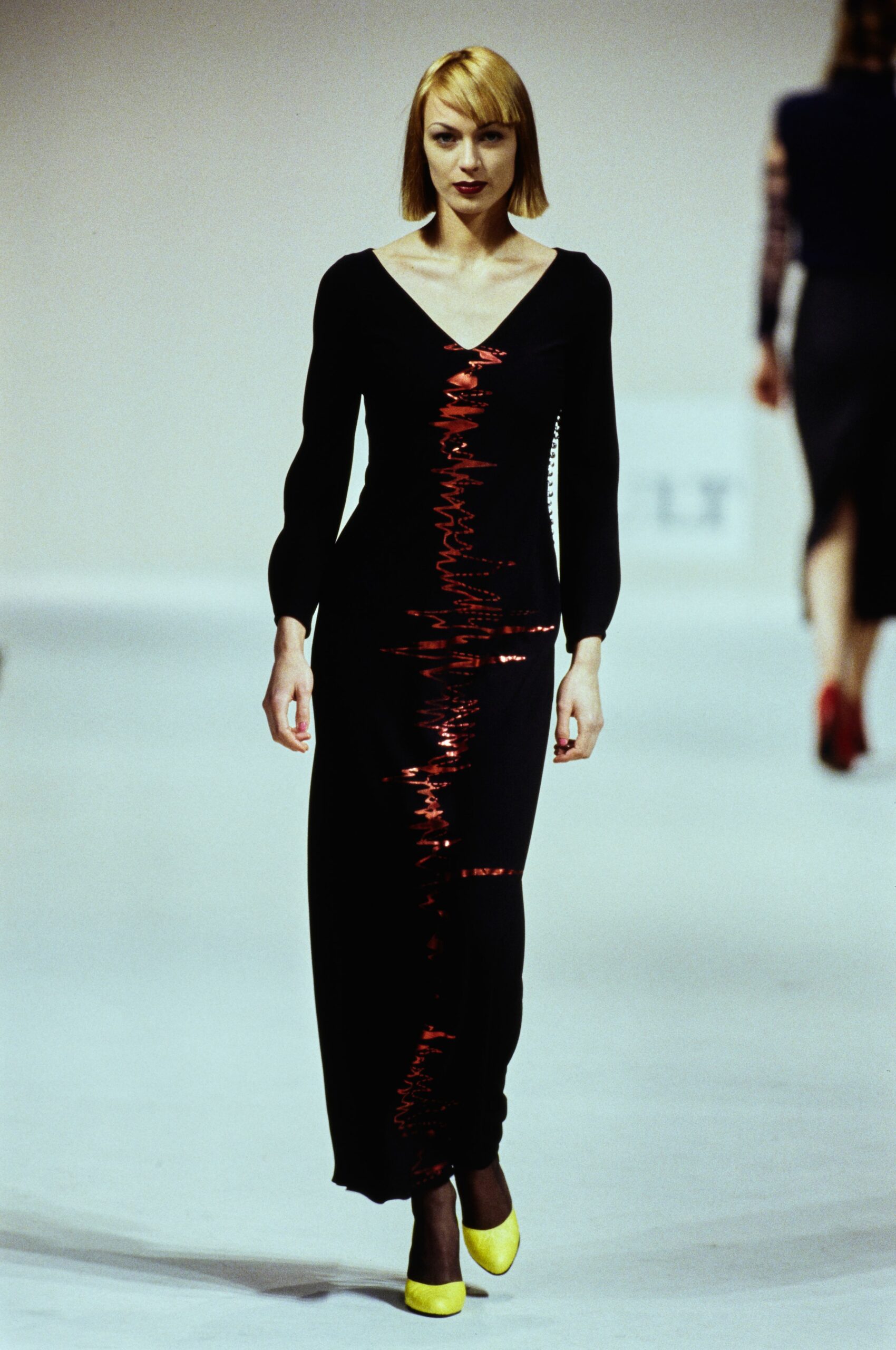 Chalayan F/W 95 Look 360