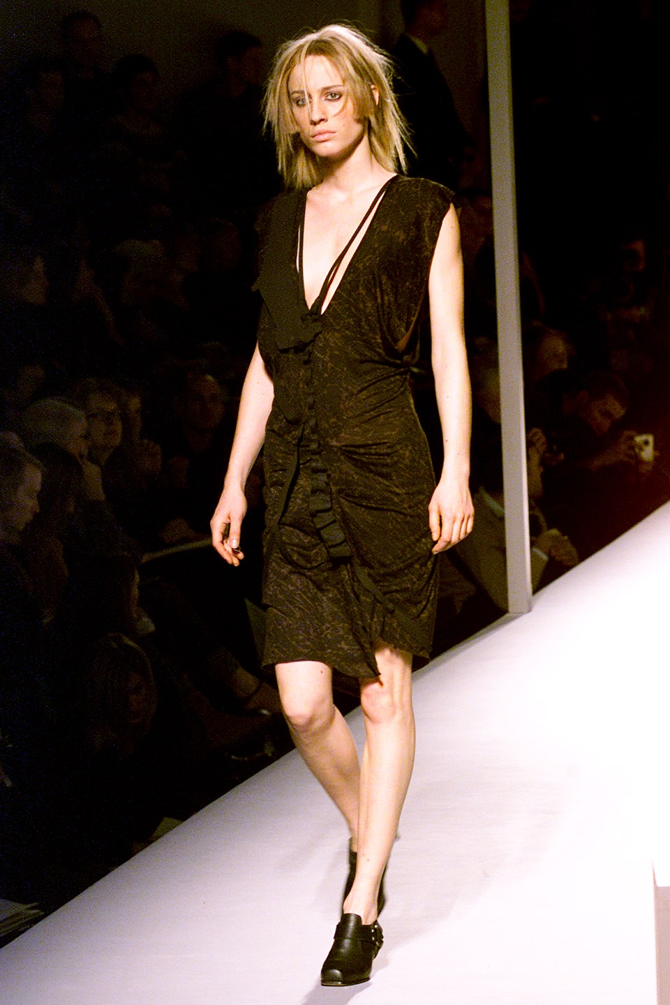 Chalayan F/W 02 Look 220