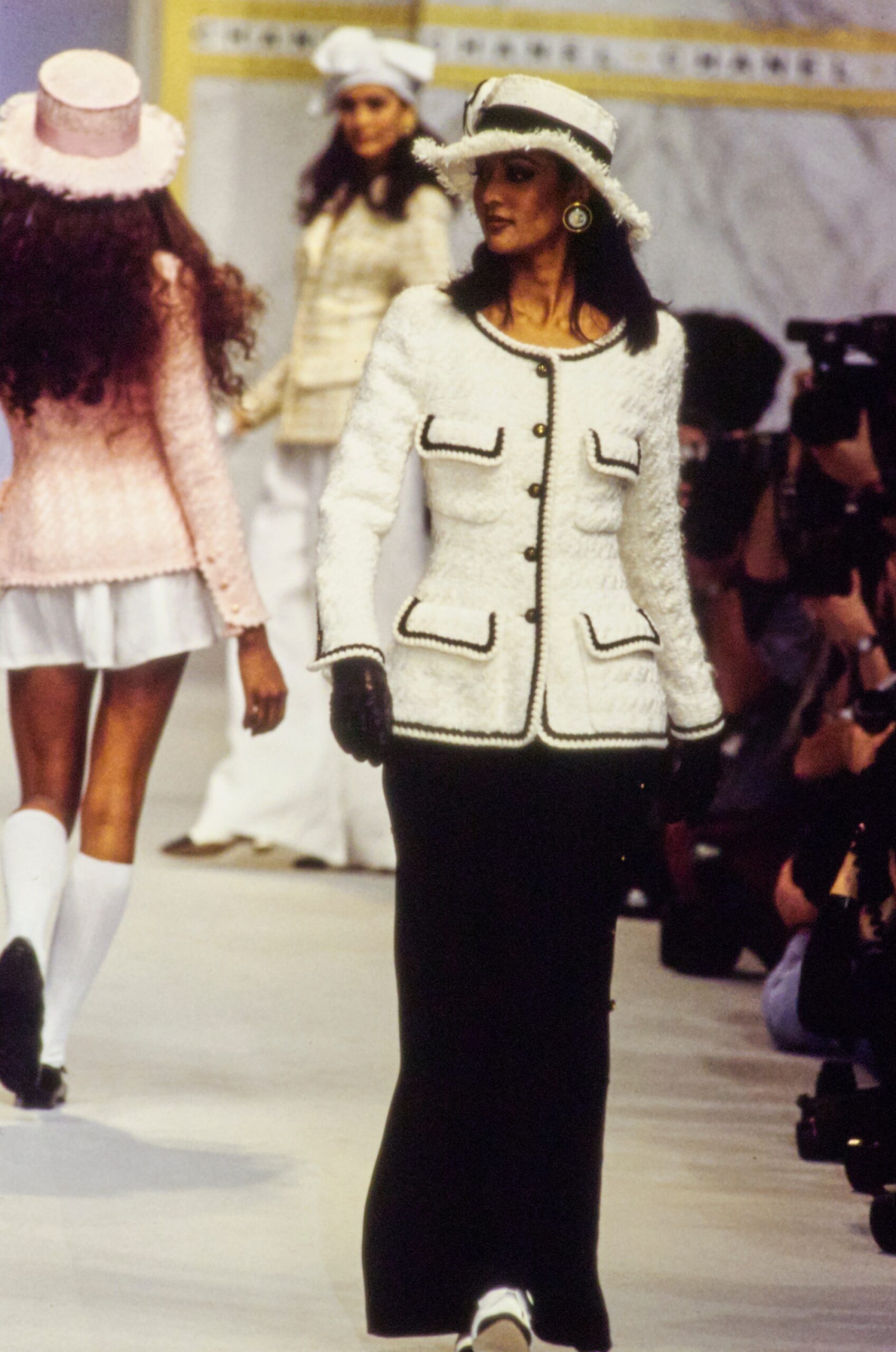 Chanel S/S 93 Look 384