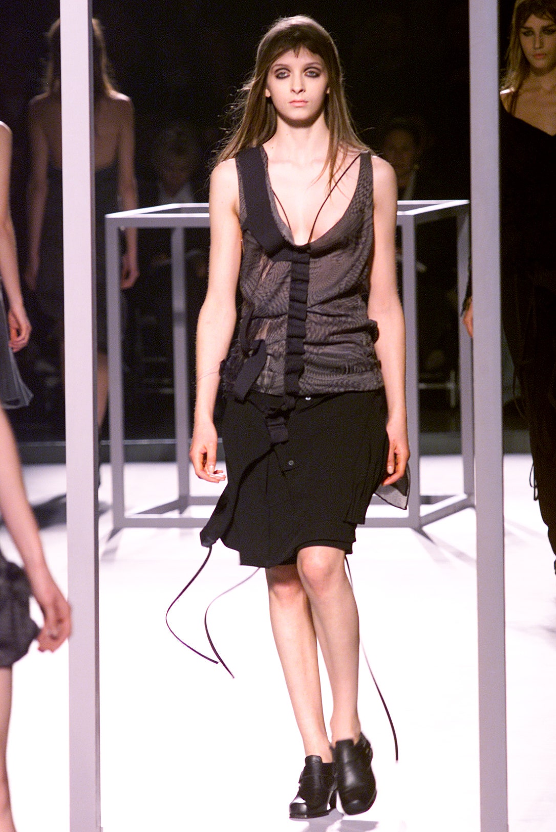 Chalayan F/W 02 Look 250