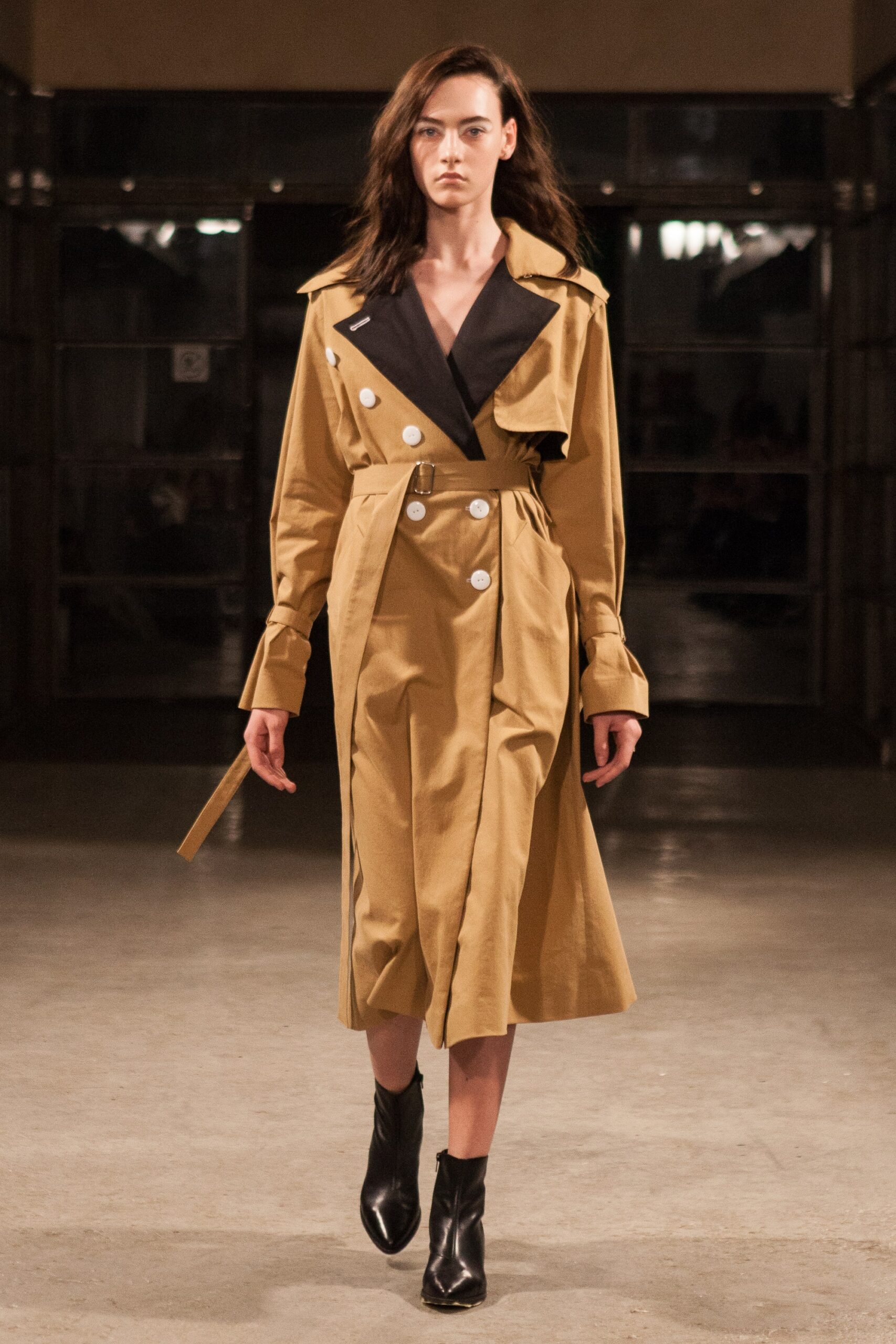 contrast lapel belted trench coat