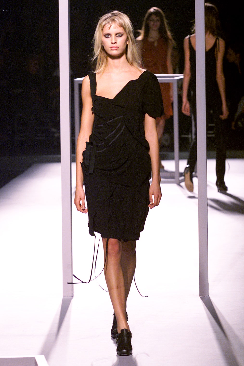 Chalayan F/W 02 Look 286