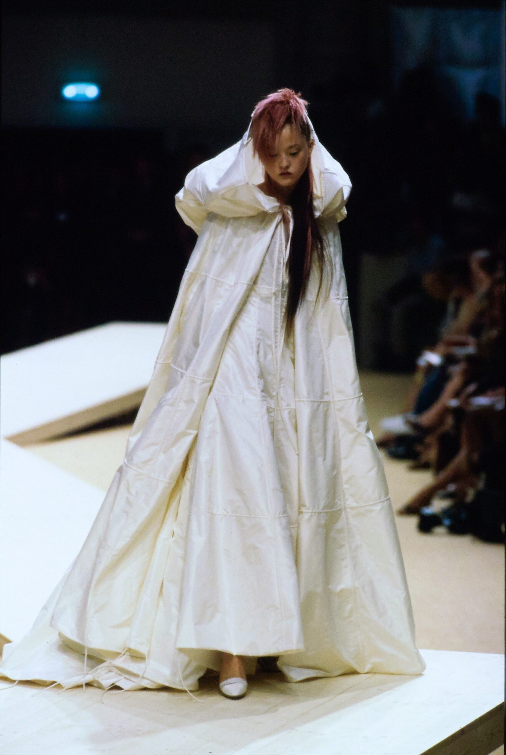 Chanel F/W 99 Couture Look 883