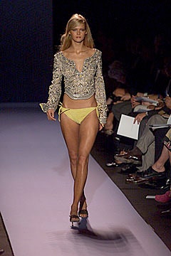 Carolina Herrera S/S 00 Look 79