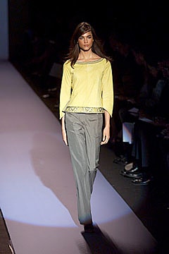 Carolina Herrera S/S 00 Look 105