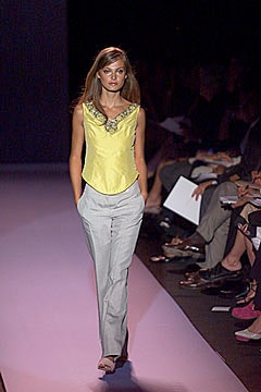Carolina Herrera S/S 00 Look 125