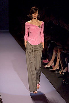 Carolina Herrera S/S 00 Look 135