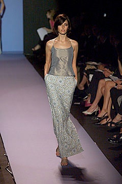 Carolina Herrera S/S 00 Look 221