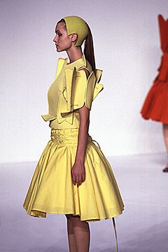 Chalayan S/S 00 Look 219
