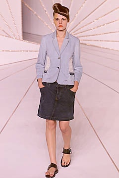 Chalayan S/S 01 Look 131