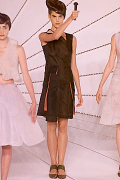 Chalayan S/S 01 Look 206