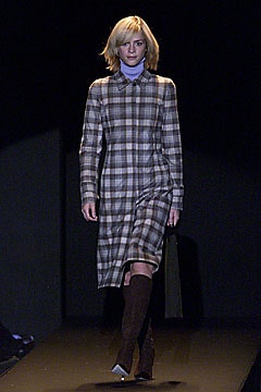 Carolina Herrera F/W 01 Look 32