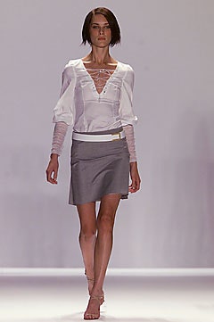 Carolina Herrera S/S 02 Look 18
