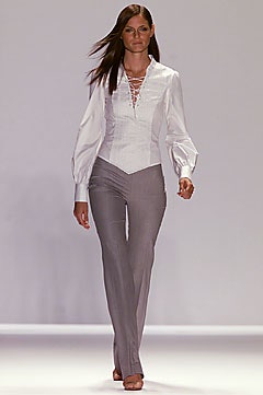 Carolina Herrera S/S 02 Look 30