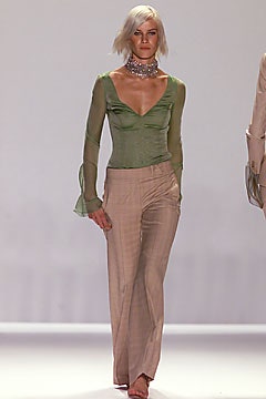 Carolina Herrera S/S 02 Look 116