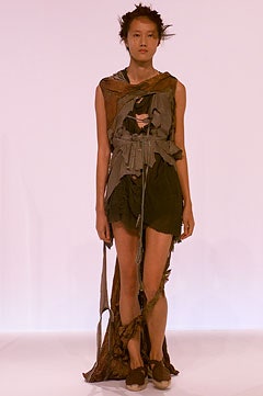 Chalayan S/S 02 Look 207