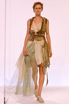 Chalayan S/S 02 Look 231