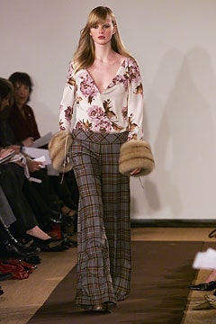 Carolina Herrera F/W 02 Look 57