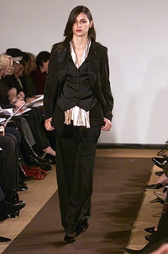Carolina Herrera F/W 02 Look 136