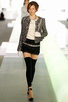 Chanel F/W 03 Look 9