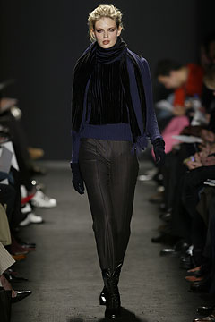 Carolina Herrera F/W 04 Look 16