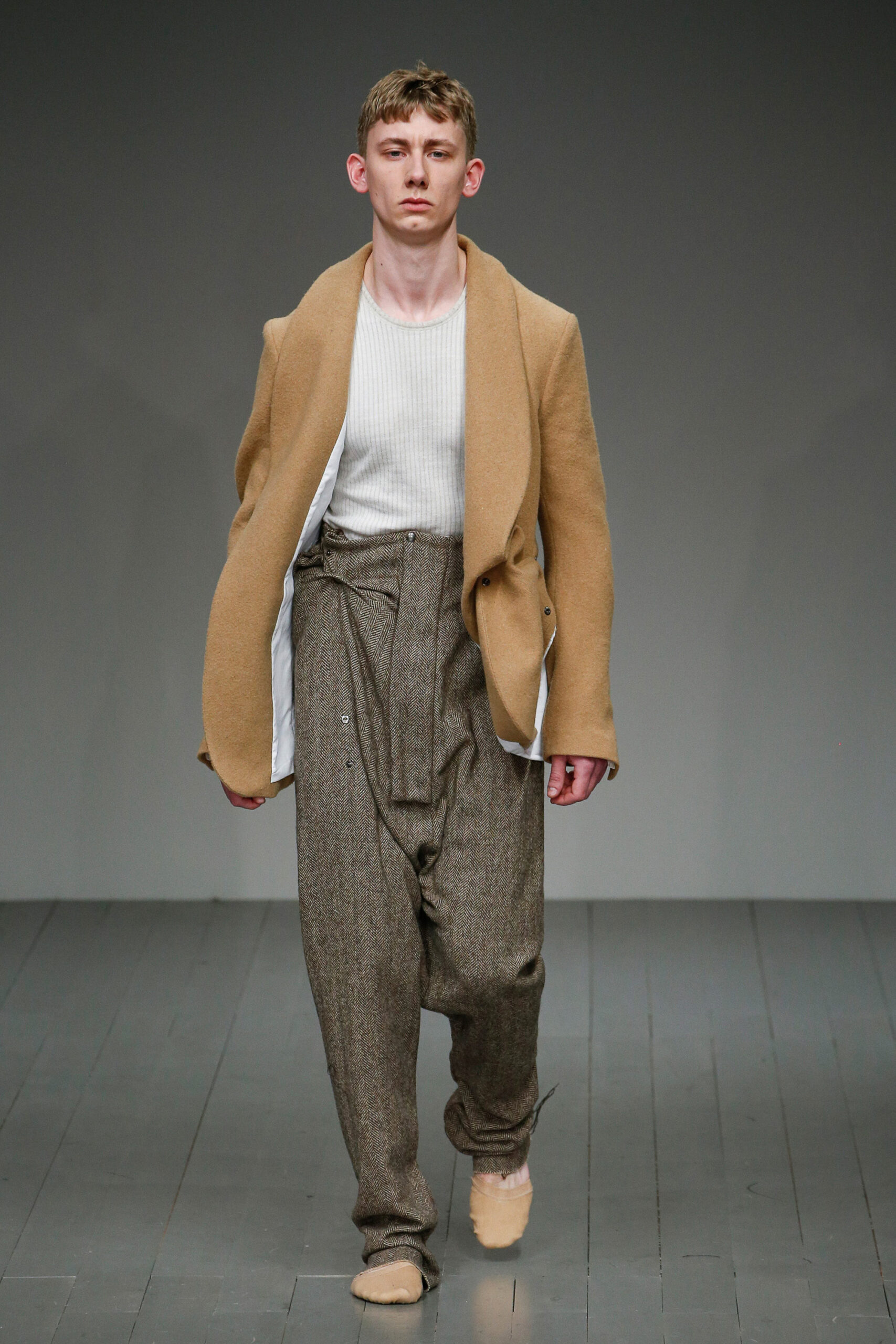 Central Saint Martins F/W 18 Menswear Look 61