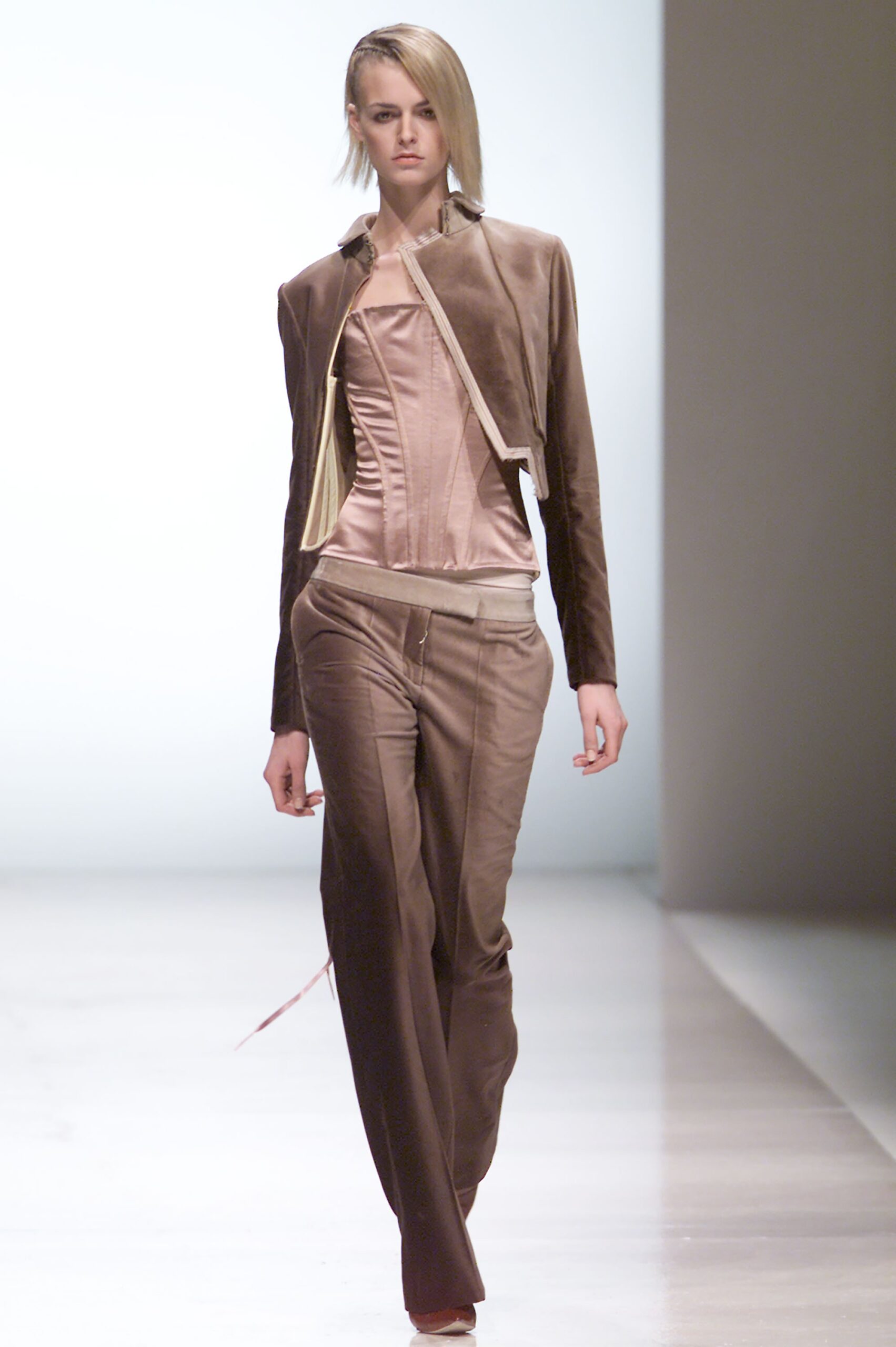 Chloé F/W 01 Look 265