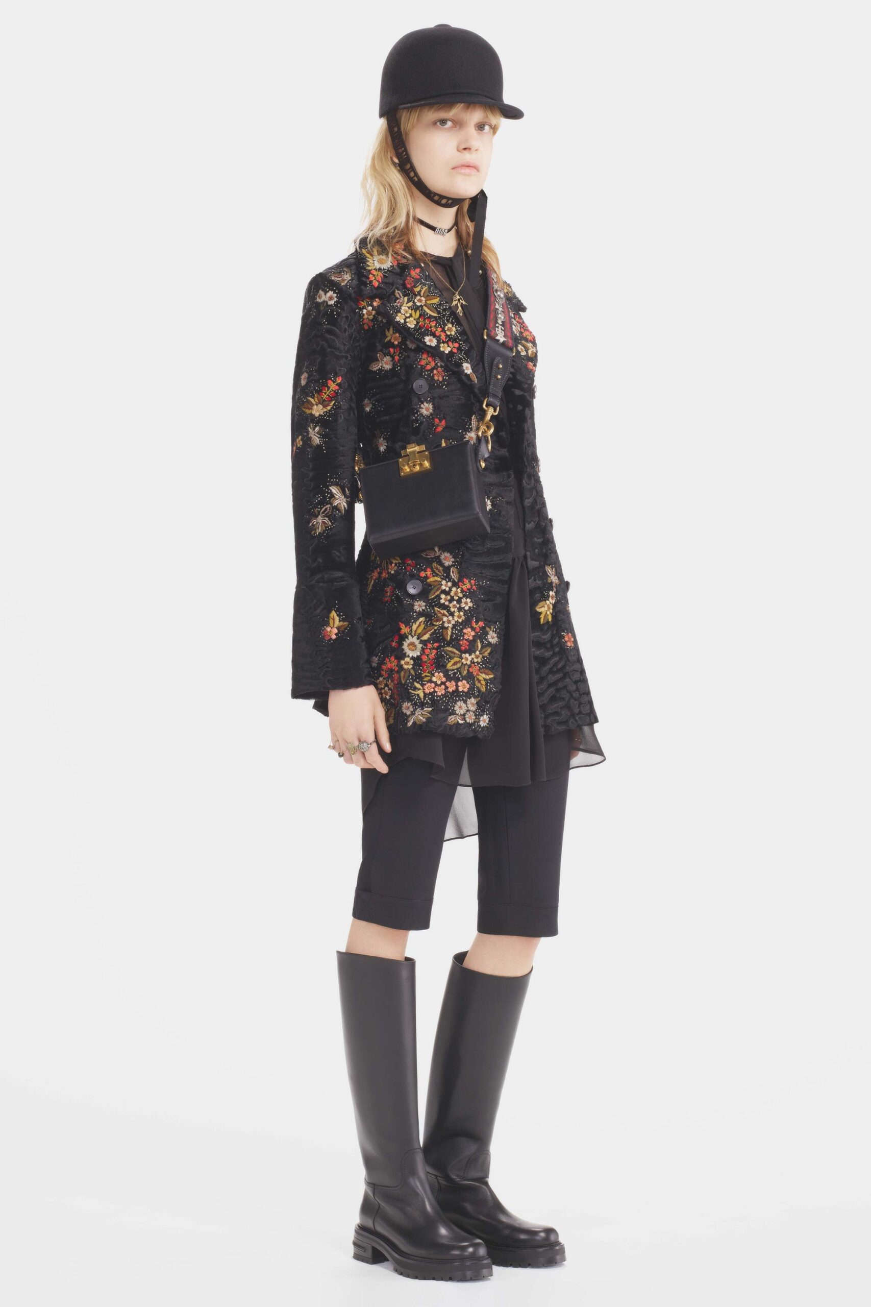 Christian Dior F/W 17 Look 824
