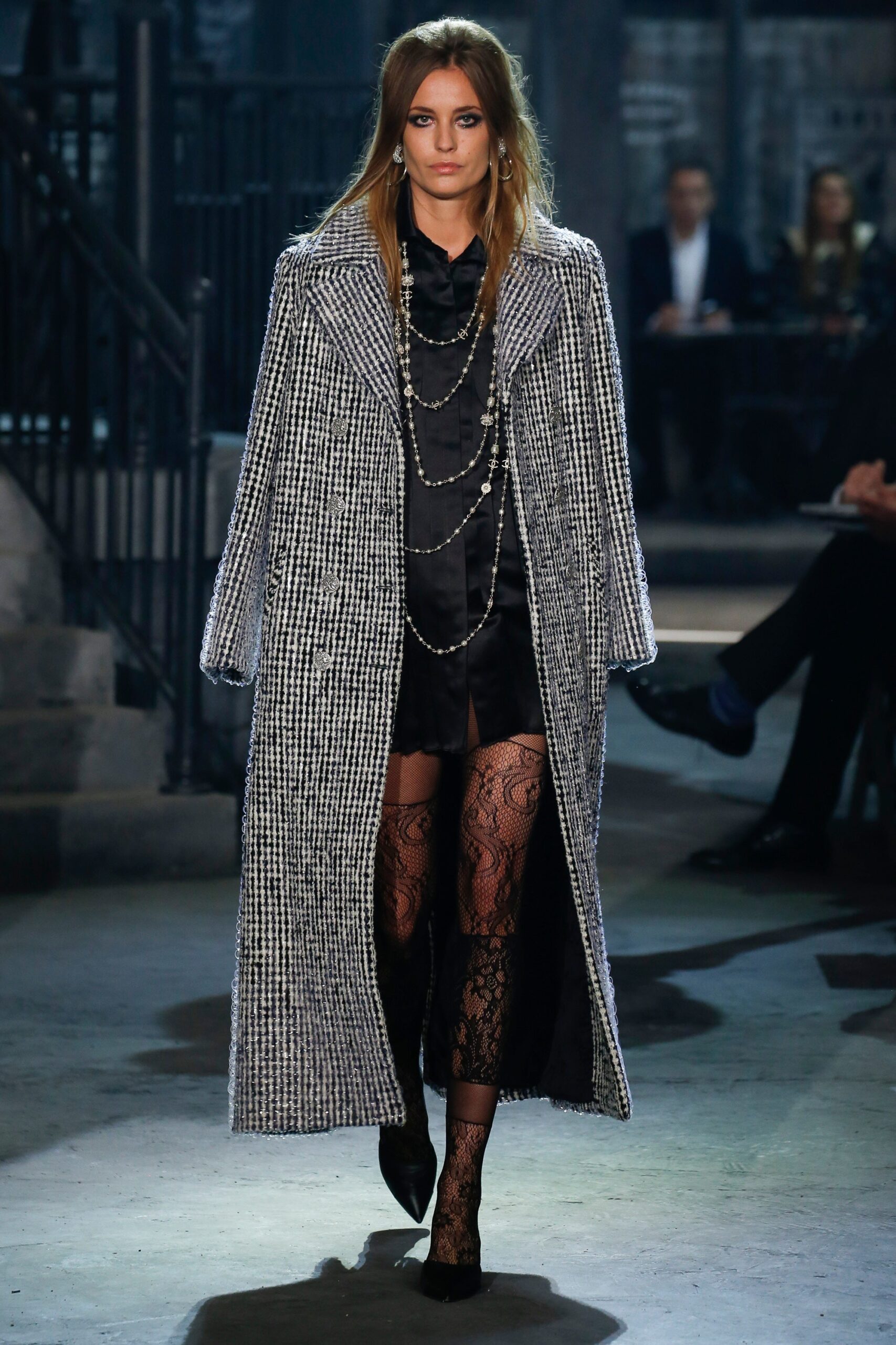 Chanel F/W 16 Look 27