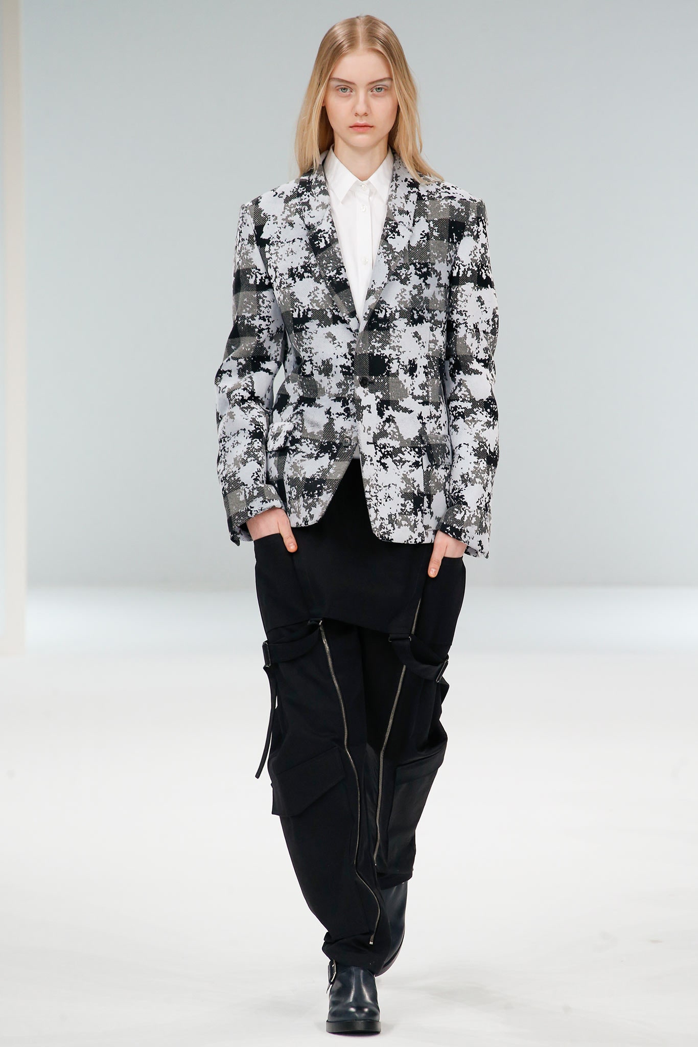 Chalayan F/W 15 Look 153