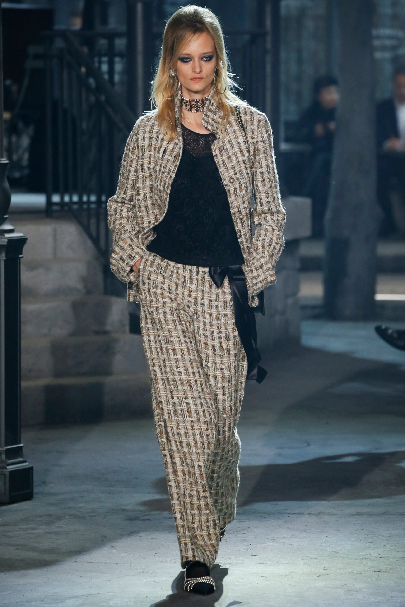 Chanel F/W 16 Look 472