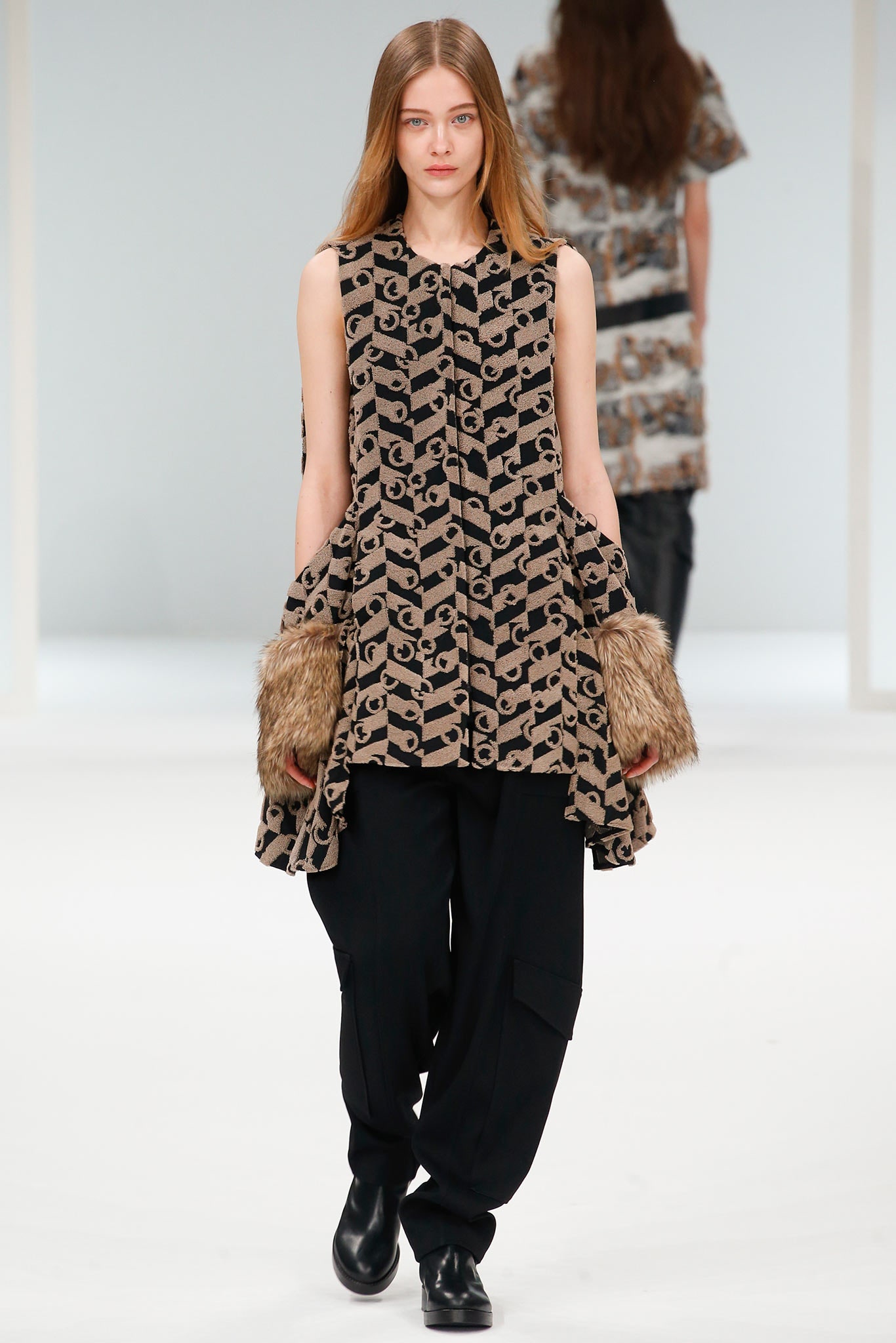 Chalayan F/W 15 Look 279