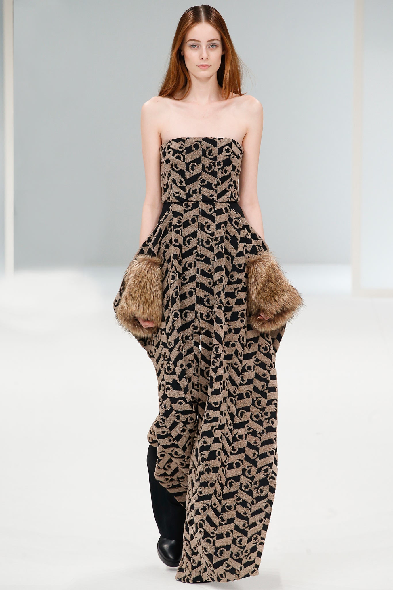 Chalayan F/W 15 Look 297