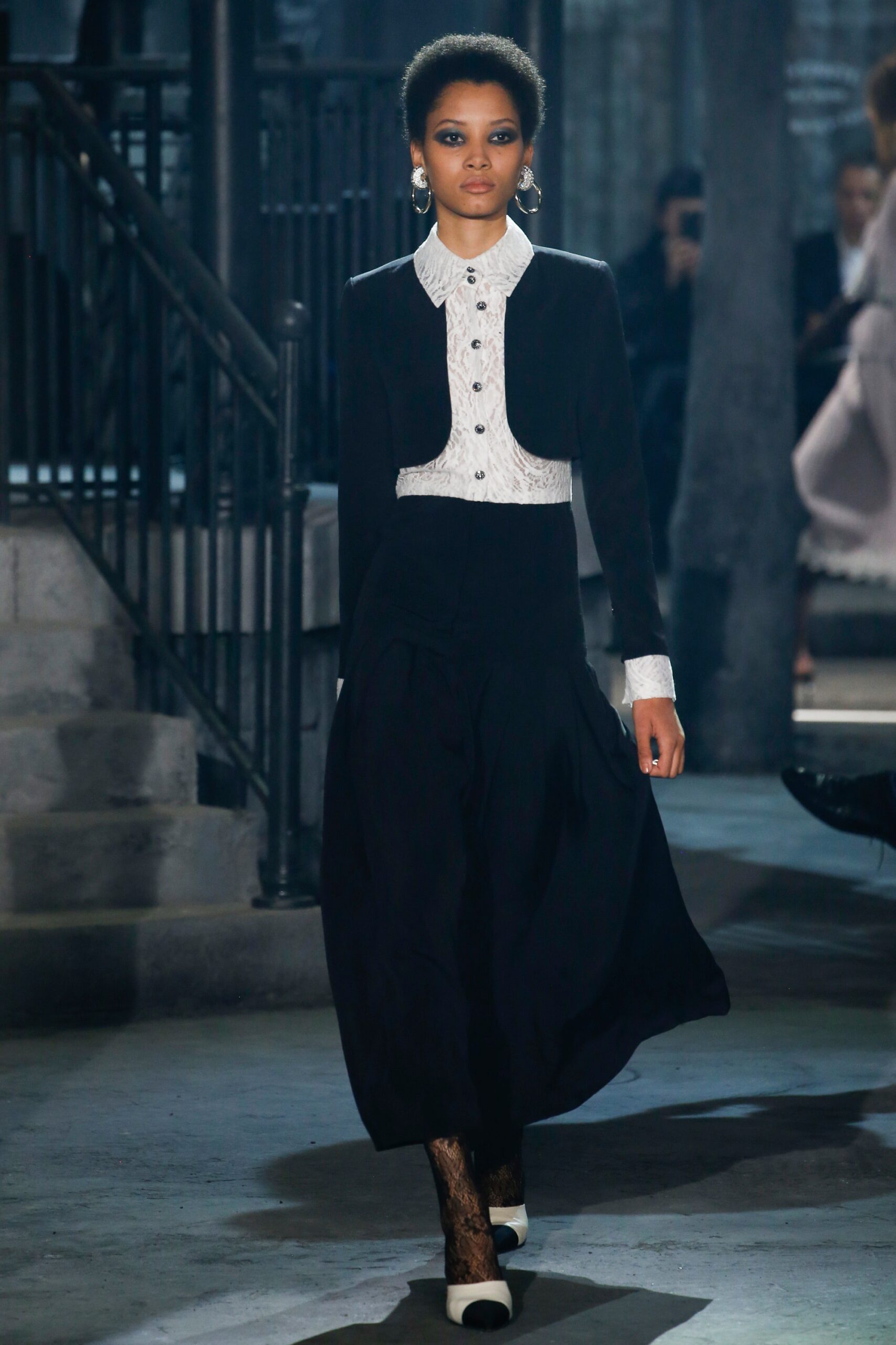 Chanel F/W 16 Look 689
