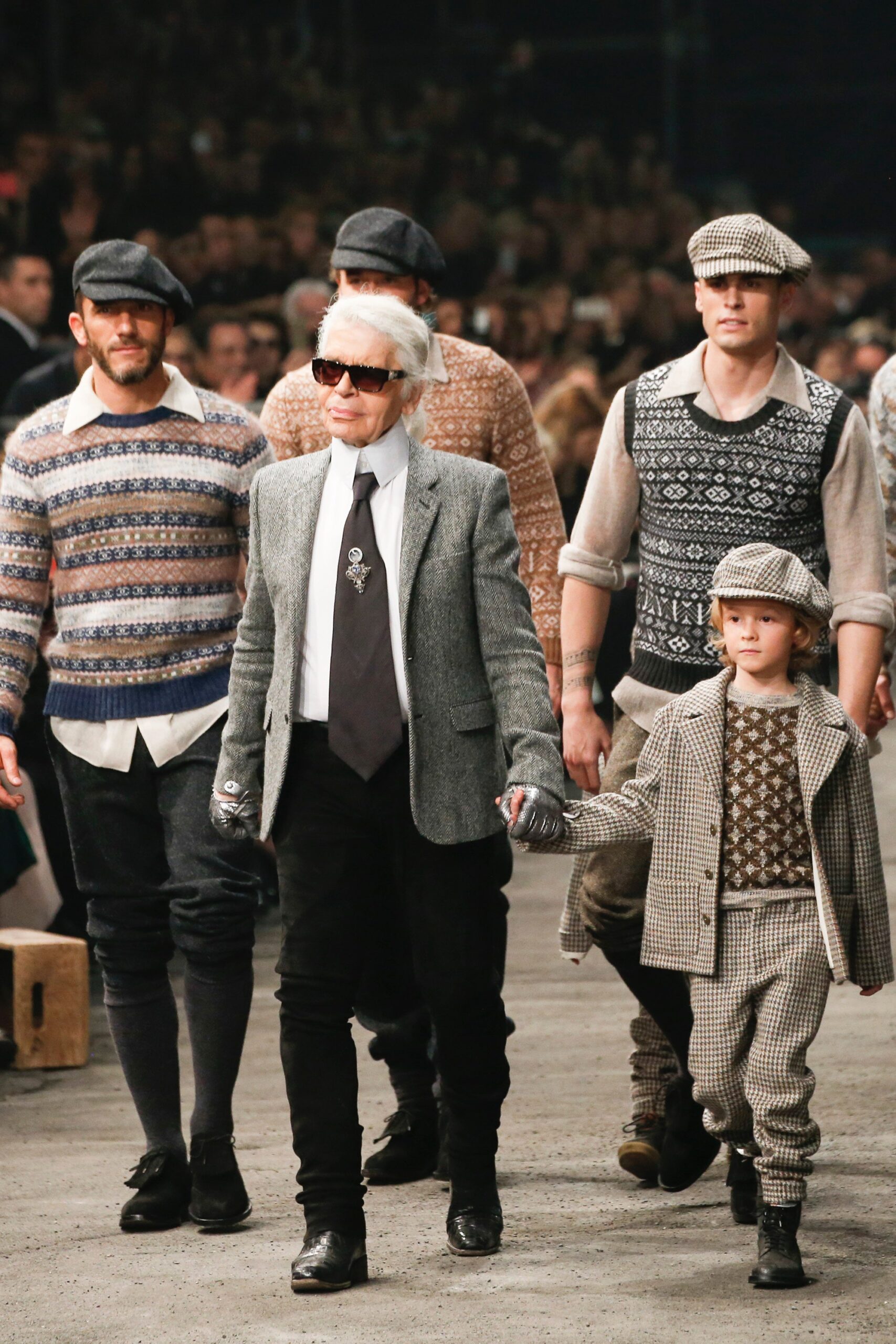 Chanel F/W 16 Look 1056