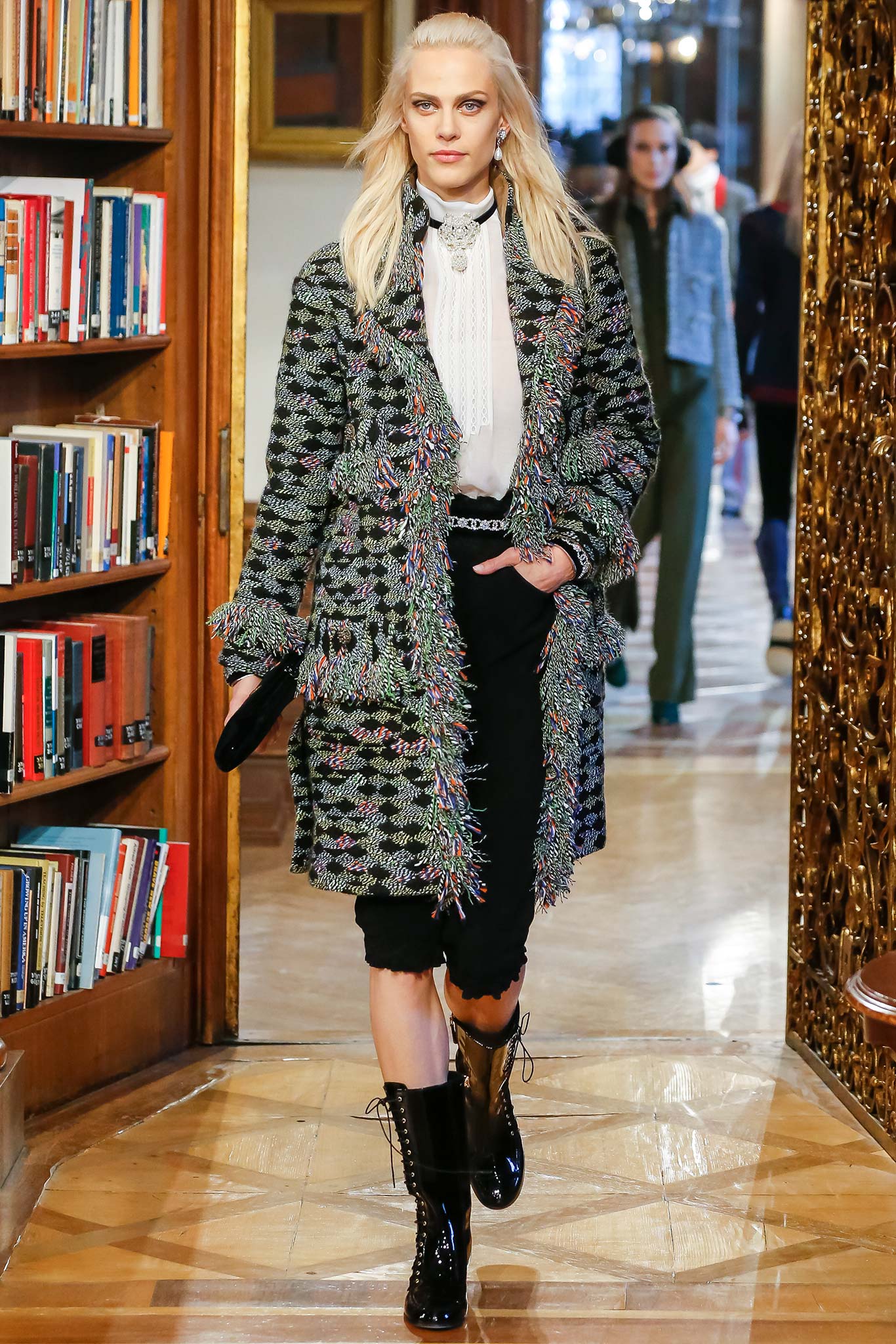 Chanel F/W 15 Look 106