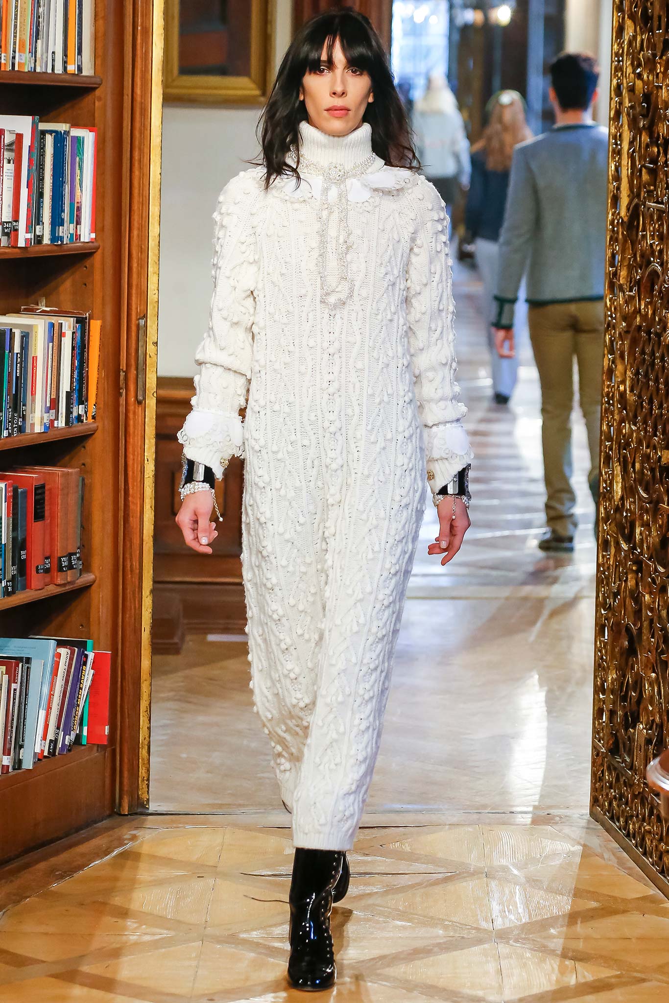Chanel F/W 15 Look 195