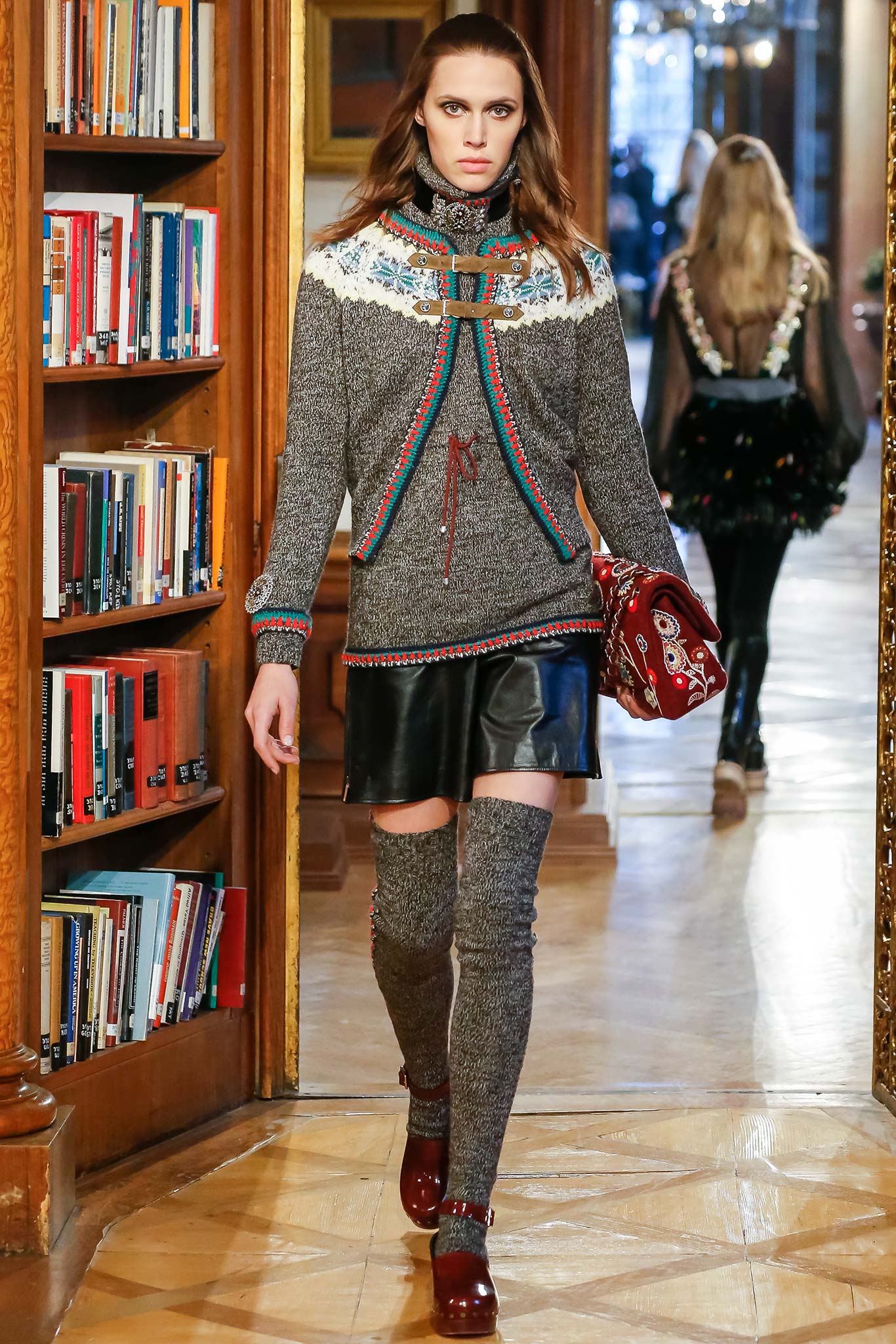 Chanel F/W 15 Look 319