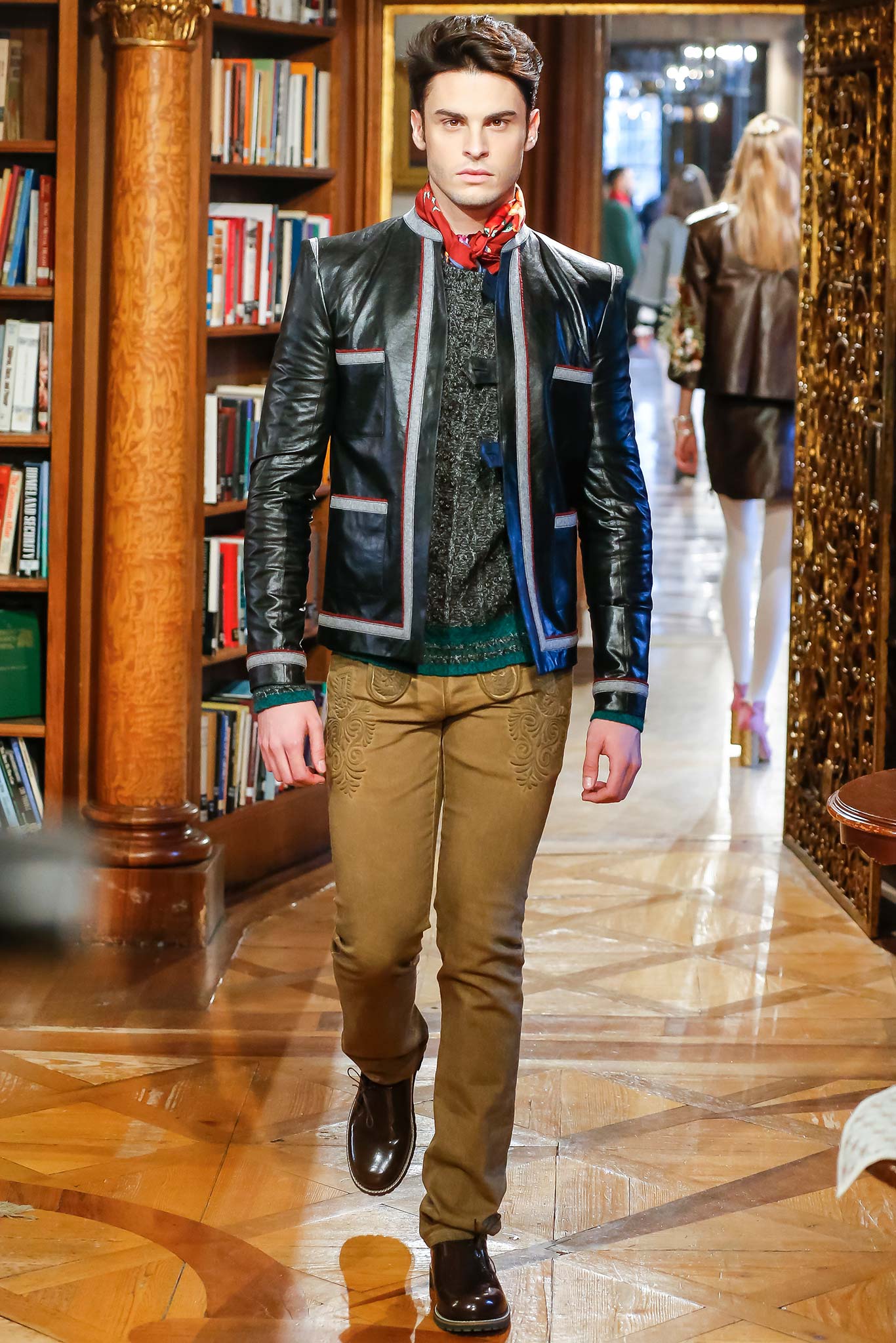 Chanel F/W 15 Look 357