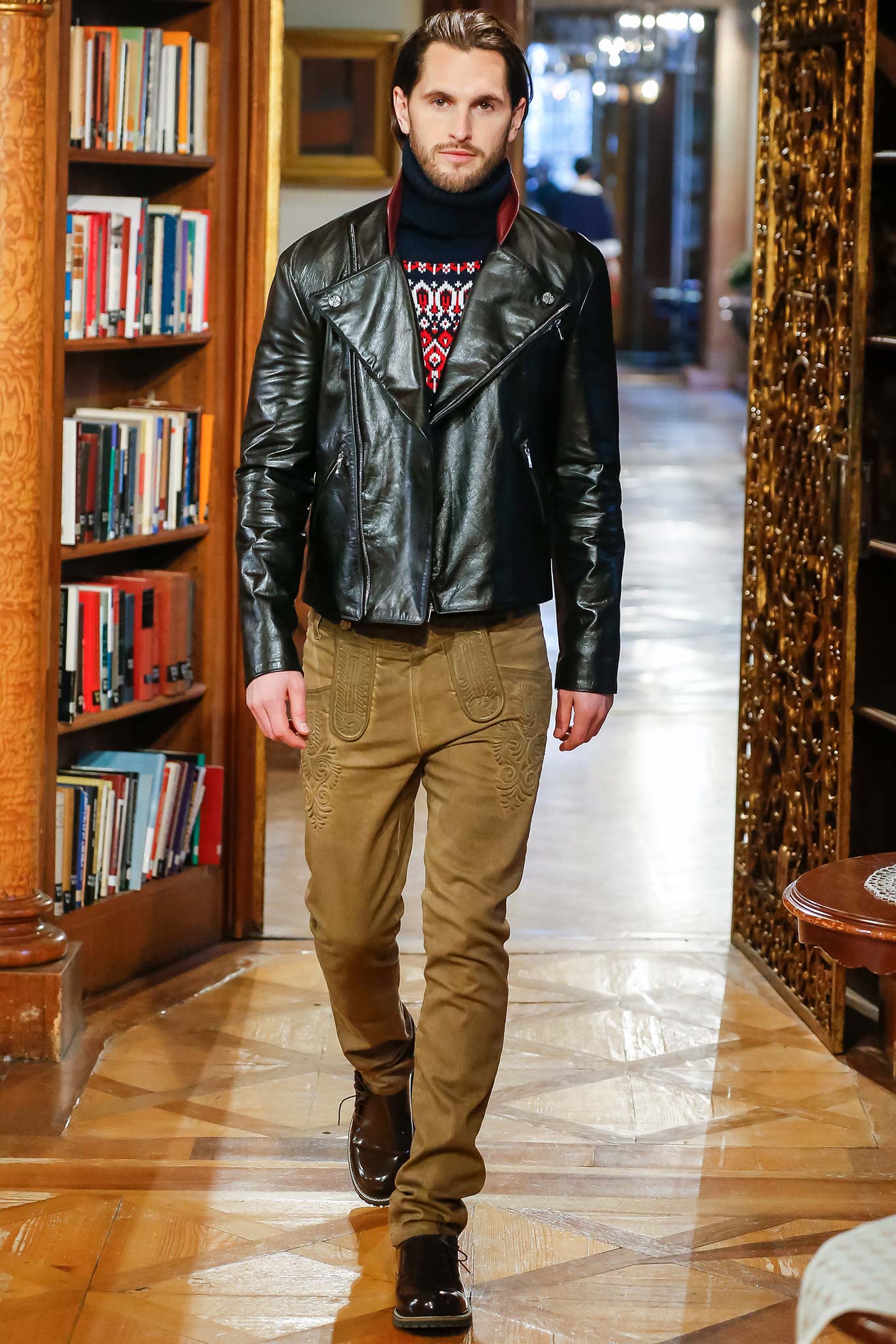 Chanel F/W 15 Look 367