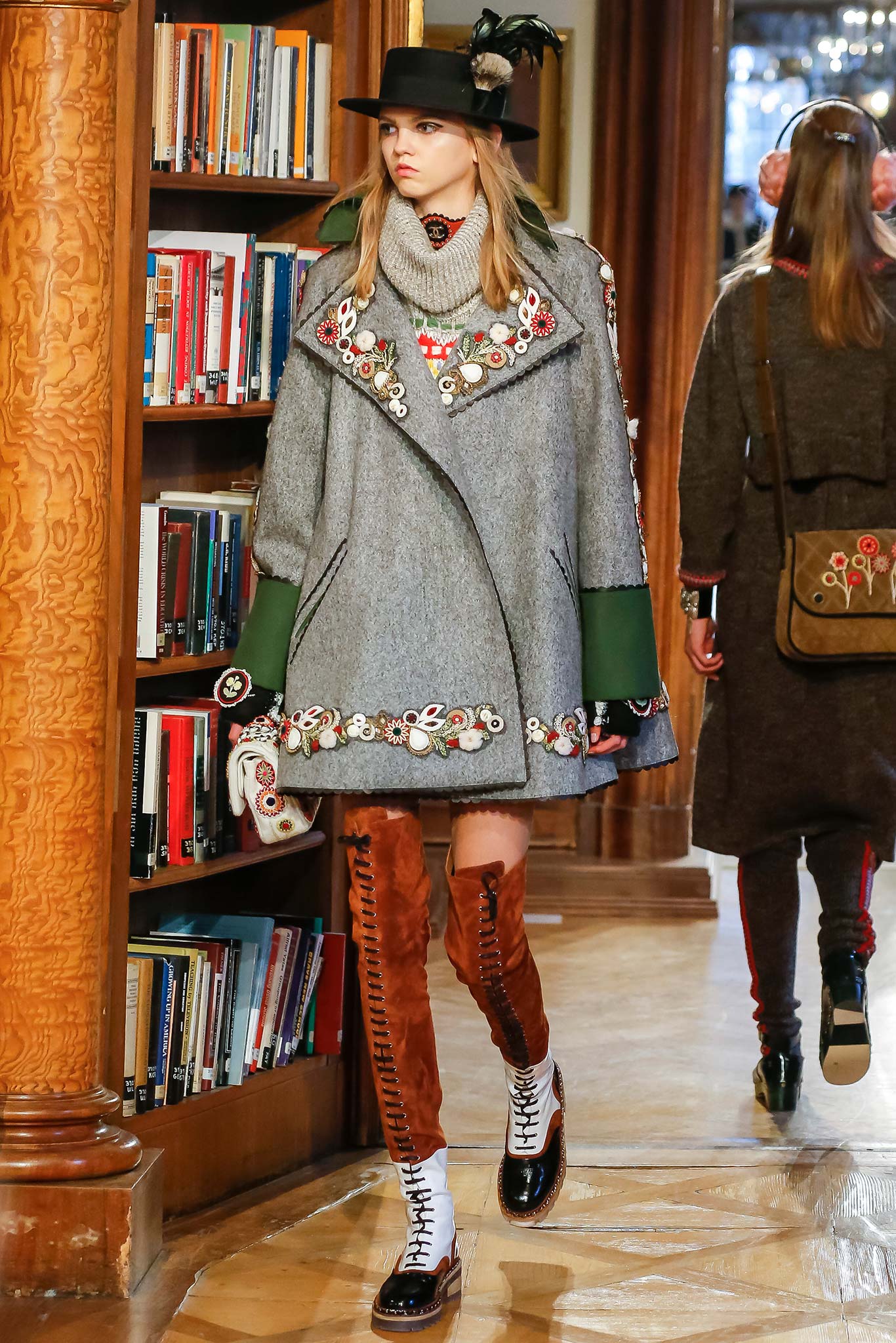 Chanel F/W 15 Look 386