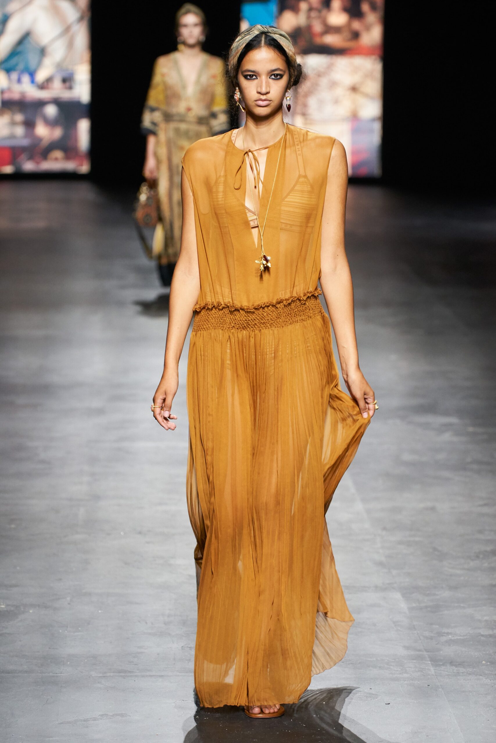 Christian Dior S/S 21 Look 1