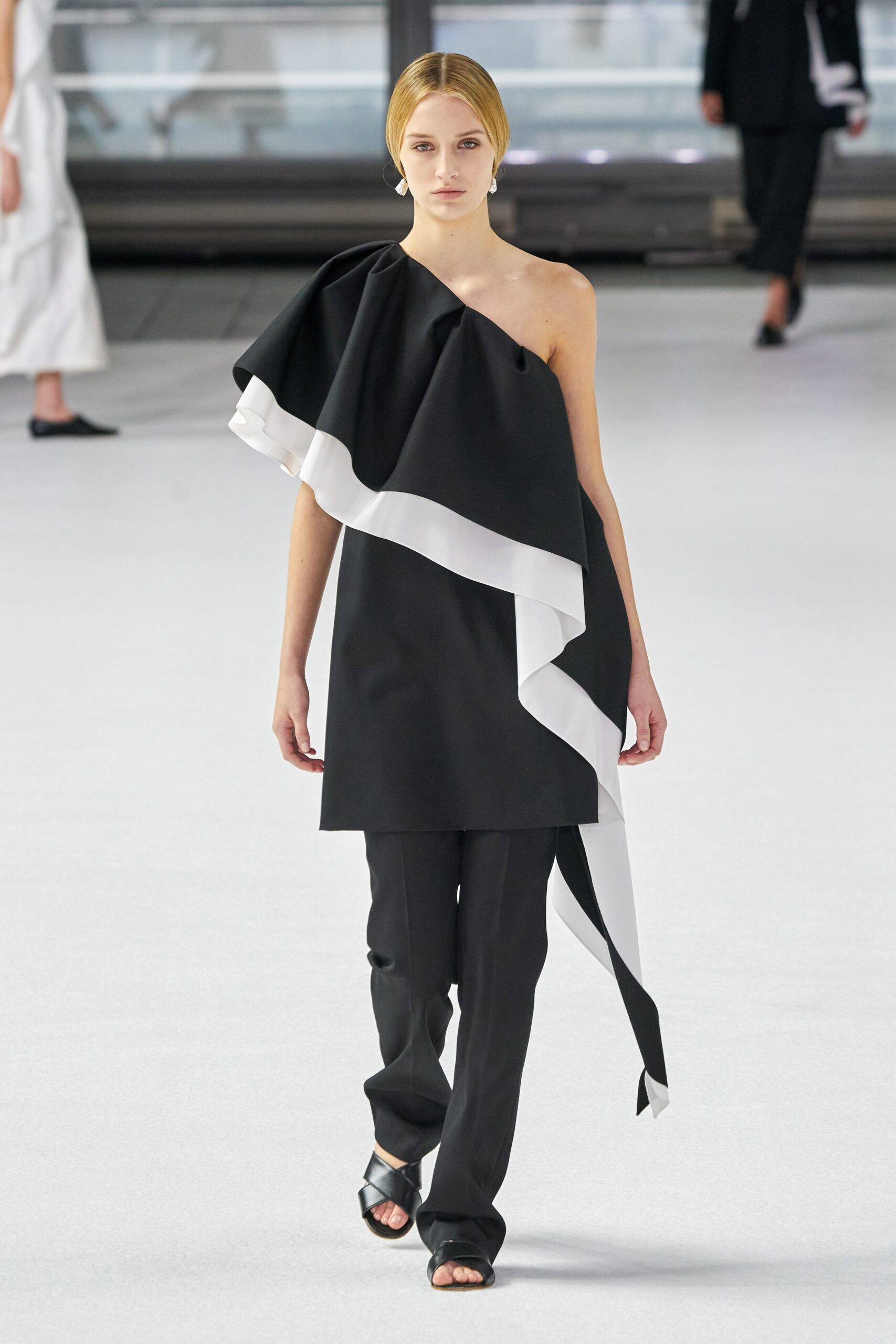 Carolina Herrera F/W 20 Look 171