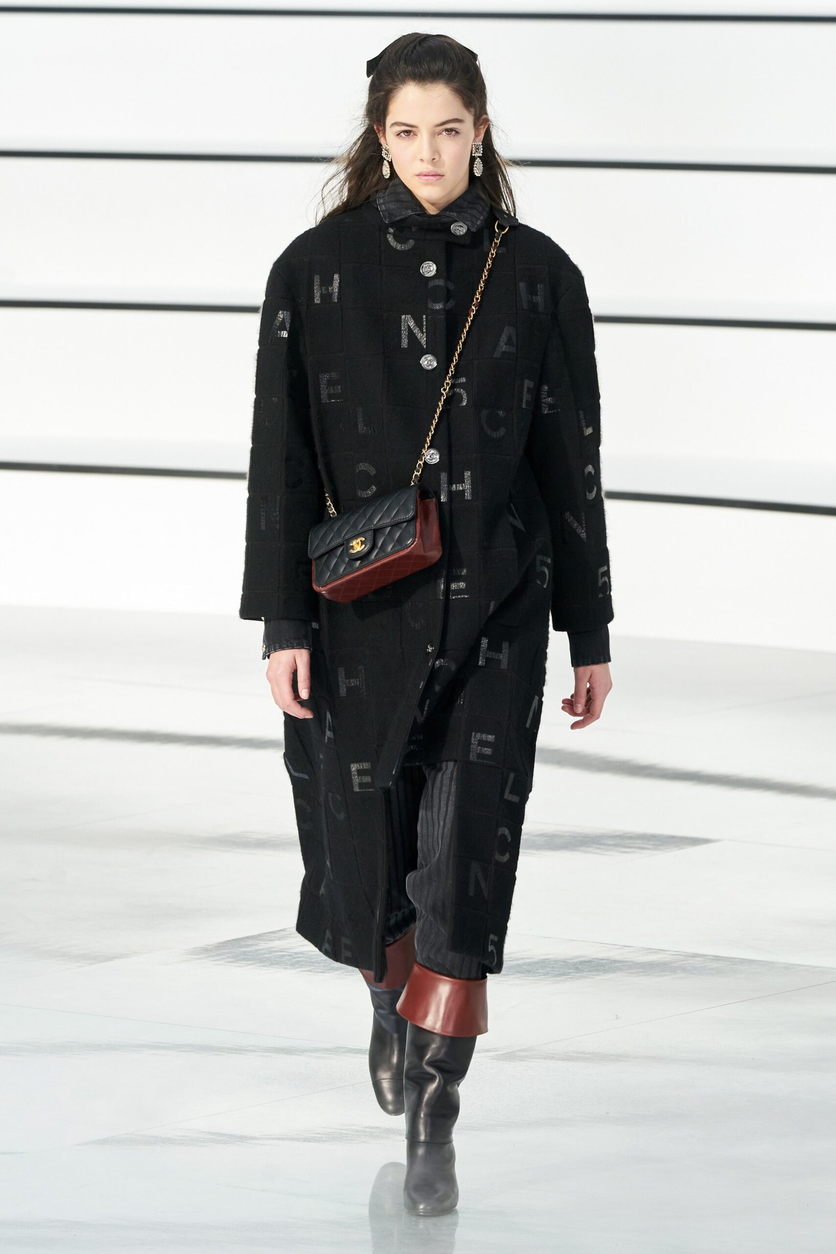 Chanel F/W 20 Look 9