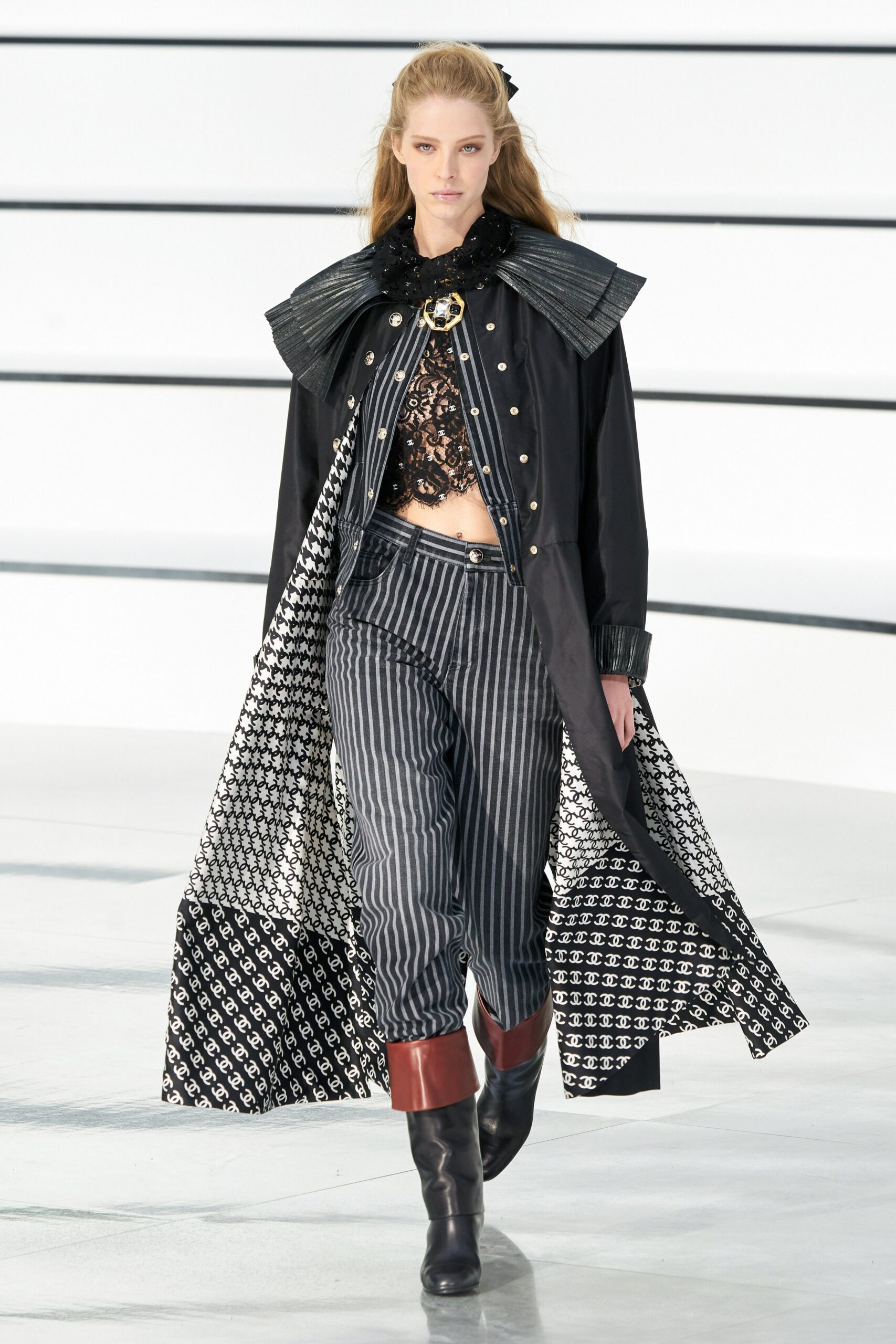 Chanel F/W 20 Look 10