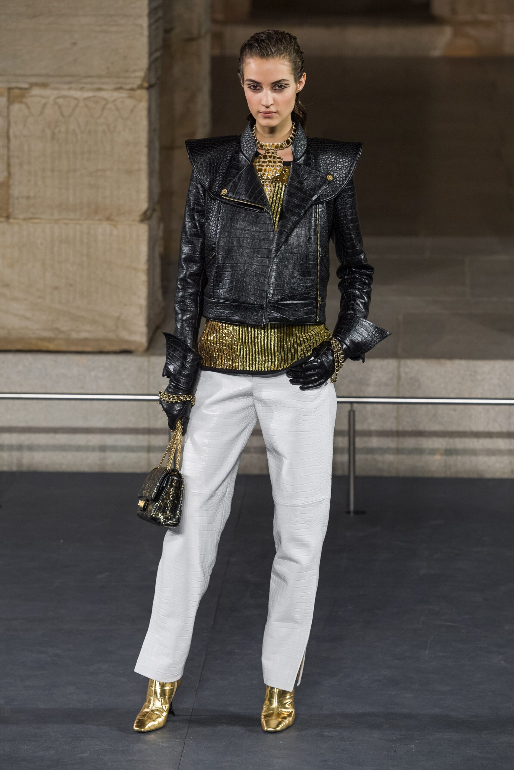 Chanel F/W 19 Look 7
