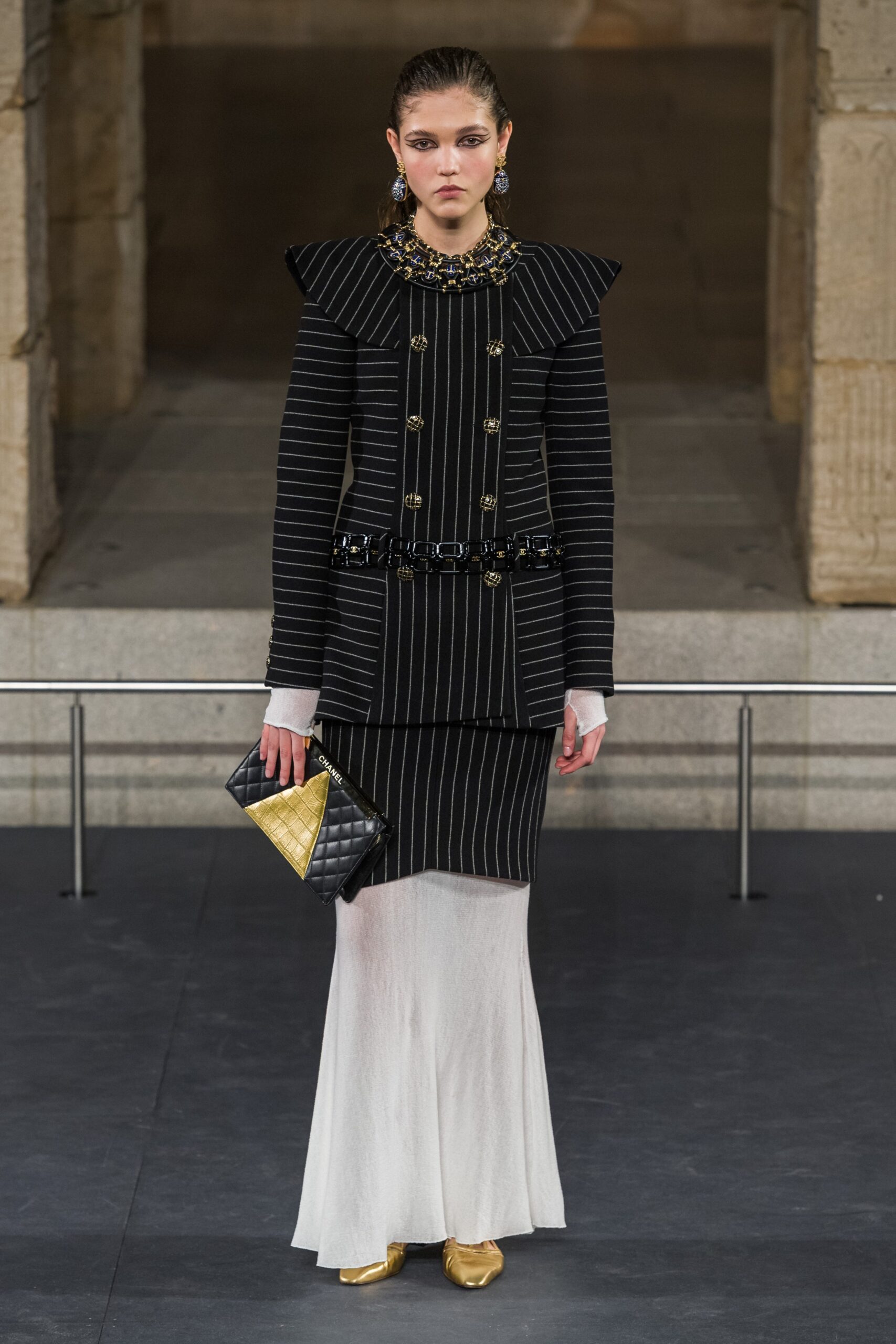 Chanel F/W 19 Look 8