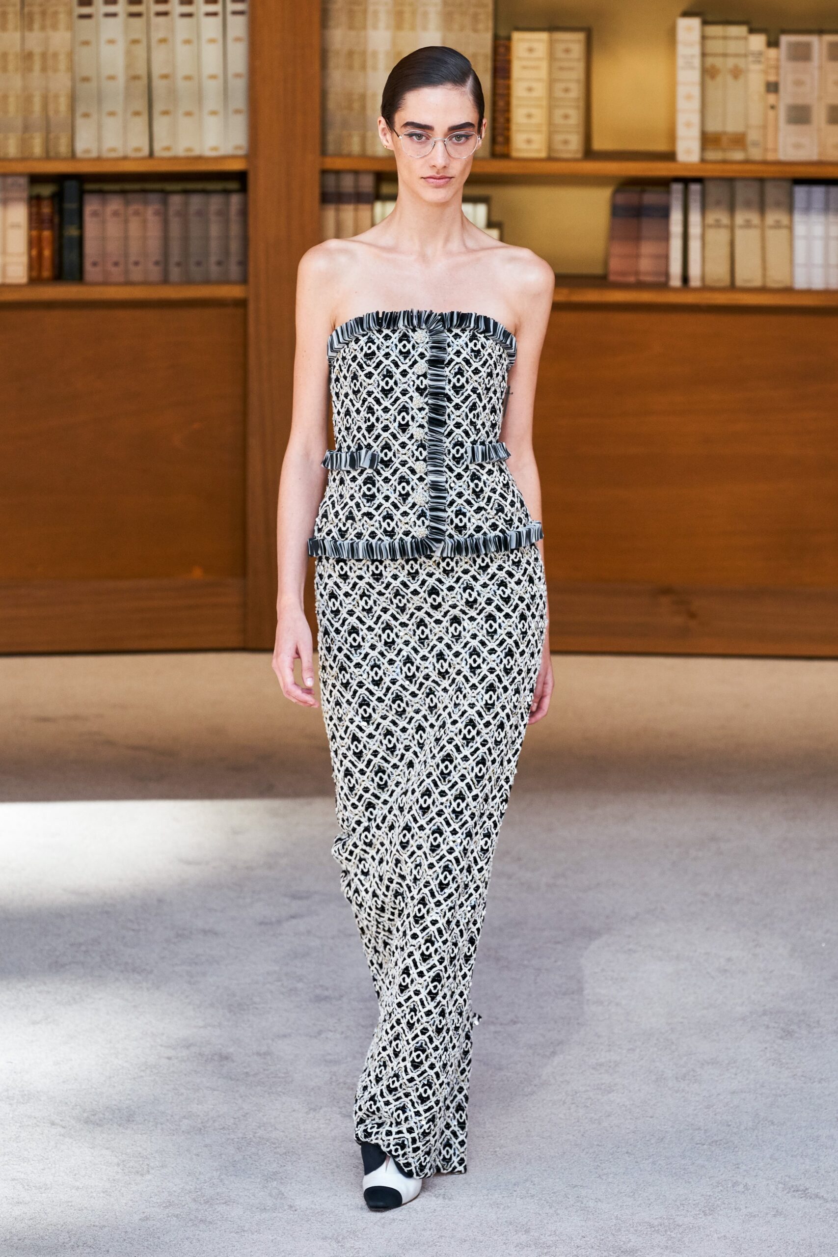 Chanel F/W 19 Couture Look 7