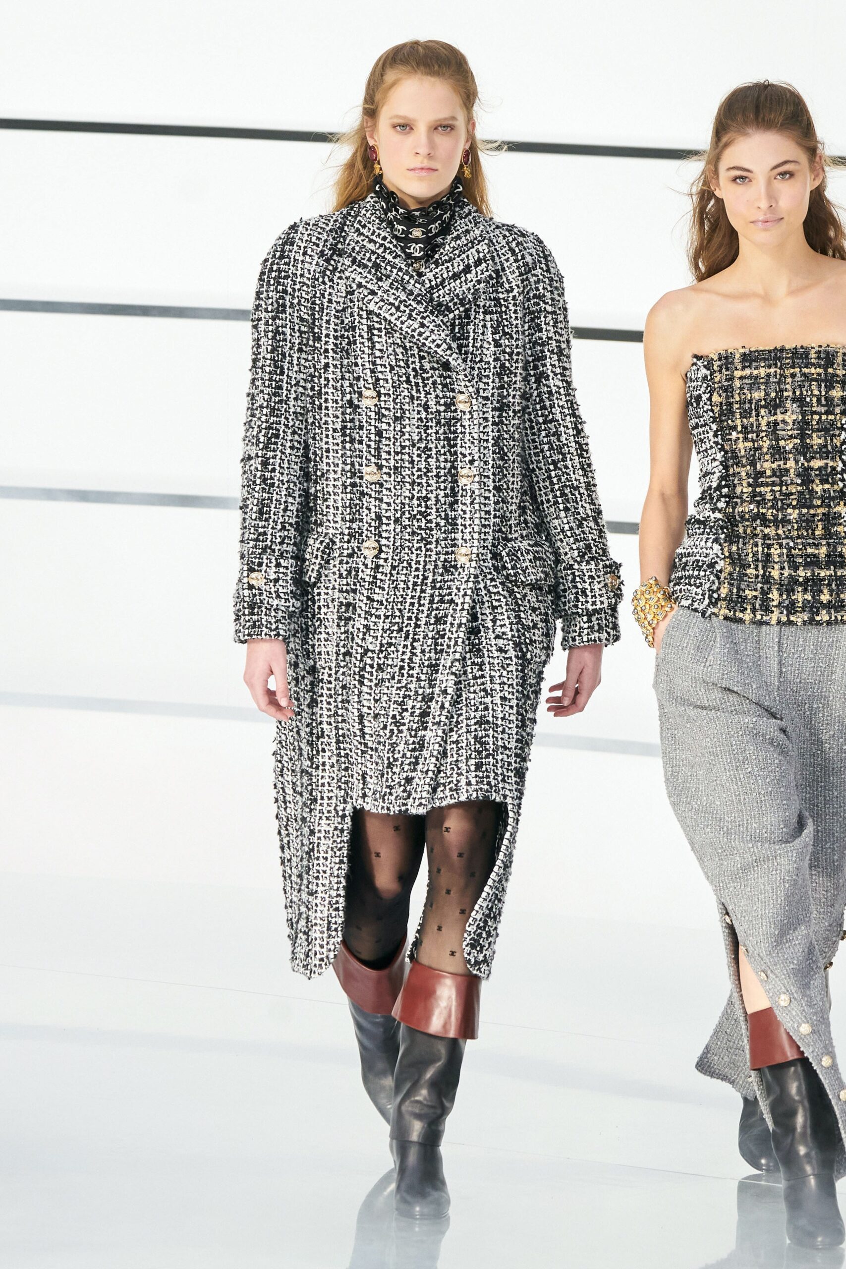 Chanel F/W 20 Look 18
